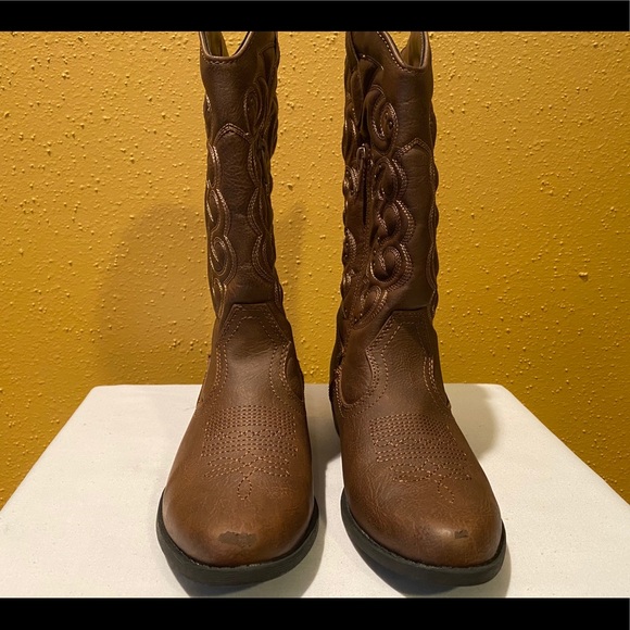 Cowgirls boots in tan - Picture 3 of 7